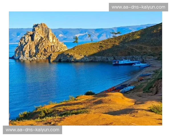 忍野八海的清冽与贝加尔湖的深邃:一场跨越东亚与西伯利亚的绝代双骄对话